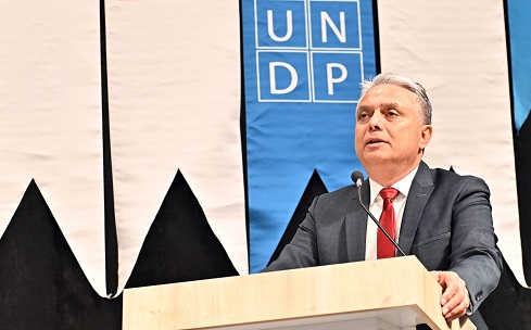 Uysal, Dünya devleri sorumluluktan kaçıyor