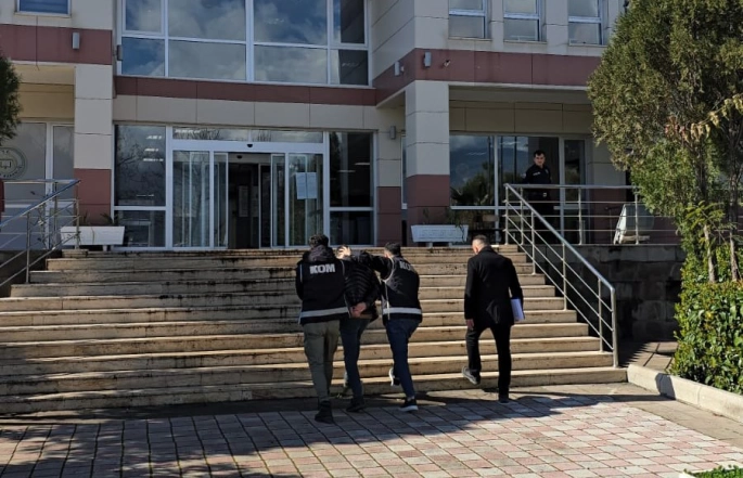 Antalya’da FETÖ operasyonunda 62 tutuklama