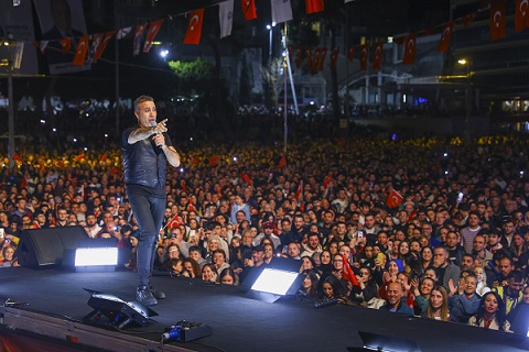 Antalya’da Haluk Levent Rüzgârı Esti