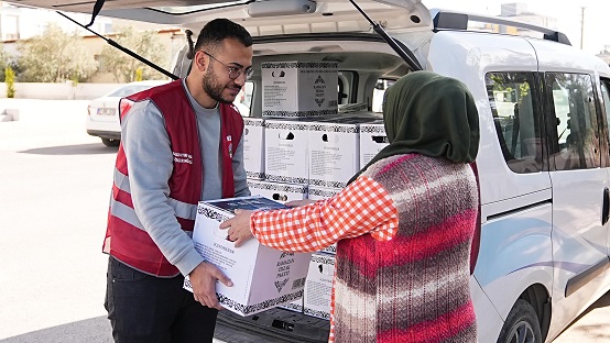 Sosyal yardımlarla Kepez’de yüzler gülüyor