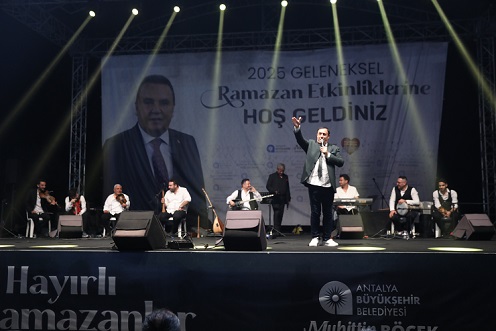 Antalya’da Ramazan şenliklerinde Mahmut Tuncer esintisi