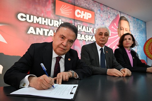 Antalya’da ilk imza Başkan Muhittin Böcek’ten