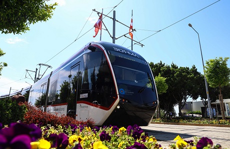 Antalya yaz renklerine bürünüyor