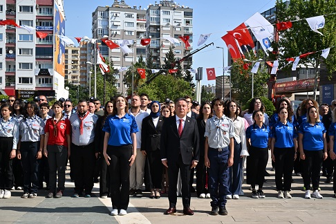 Büyükşehir Belediyesi’nde 19 Mayıs coşkusu törenle başladı