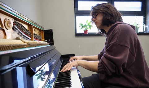 Genç piyanist dünyanın en önemli müzik okullarından birini kazandı