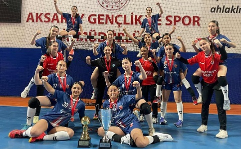 Kepez’e şampiyonluk kupaları peş peşe geldi