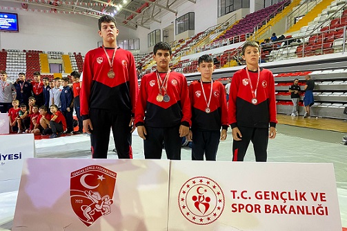 Manavgatlı Minik Güreşçilerden Türkiye Şampiyonasında Gurur Veren Başarı