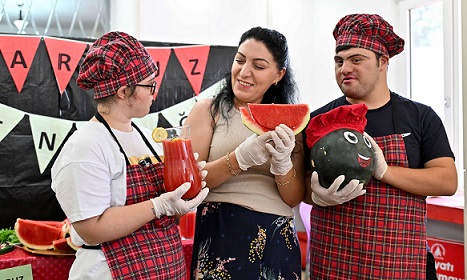 Muratpa’şa ‘Karpuz Şenliği’