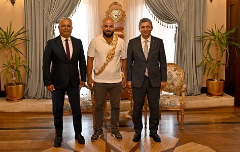Orhan Okulu’dan Vali Şahin’e anlamlı ziyaret