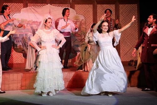 Korkuteli’nde “Akide Şekeri” Tiyatroseverlerle Buluştu