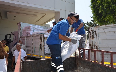 Antalya Büyükşehir’den Alanyalı çiftçilere 10 ton kaolin kili dağıttı
