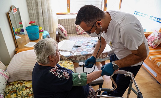 Evde Sağlık Hizmetleri 8 aylık dönemde 10 Bin 665 hastaya ulaştı