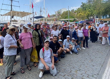 Muratpaşa’dan özel çocuklara mavi yolculuk