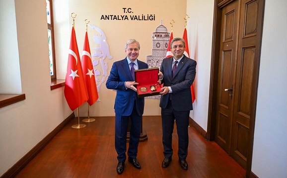 Moskova Hükümet Bakanı Çeremin’den Antalya Valiliğine ziyaret