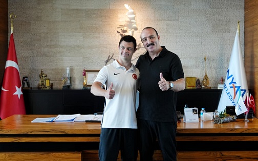 Başkan Kotan’dan Milli Yüzücüye Destek