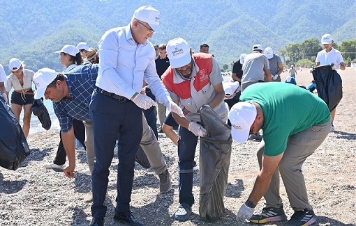 ADRASAN Plajı’nda Çevre Temizliği Etkinliği Düzenlendi