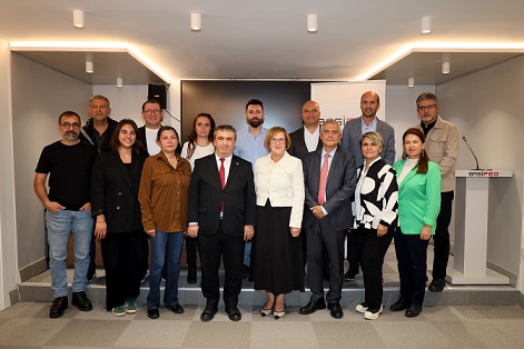 İlk protokol dersi babaanneden: ‘KALKACAĞIN YERE OTURMA’