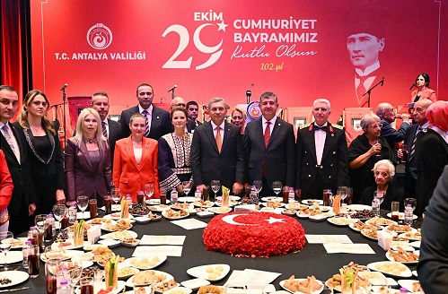 Vali Şahin: Cumhuriyeti Kuran Nesle Ne Kadar Şükran Duysak Azdır