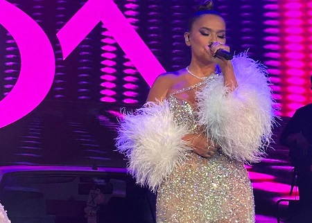 Demet Akalın’dan Muhteşem Konser!