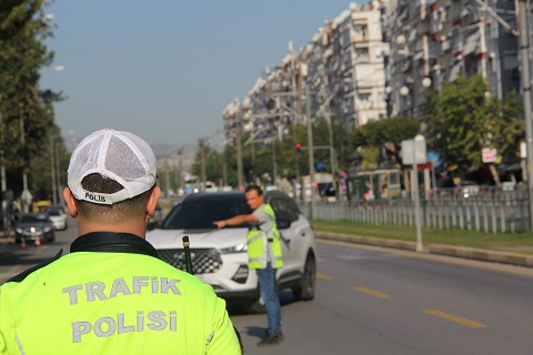 Antalya’da Trafik kurallarına uymayanlara ceza yağdı!