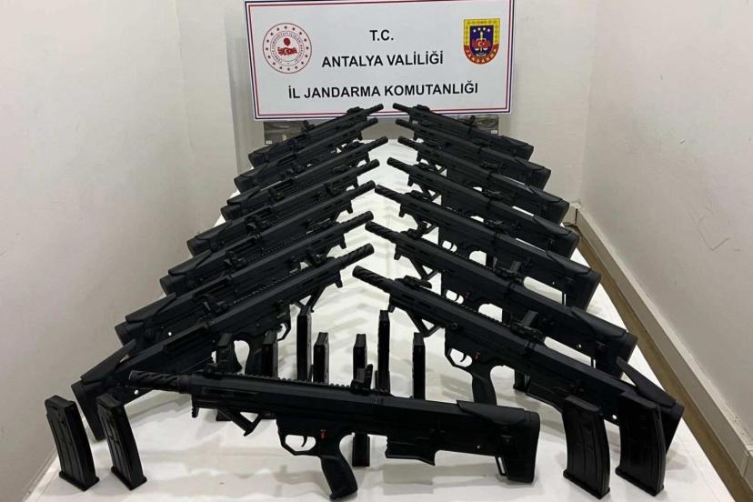 Antalya Kepez’de Silah Kaçakçılığı Operasyonu