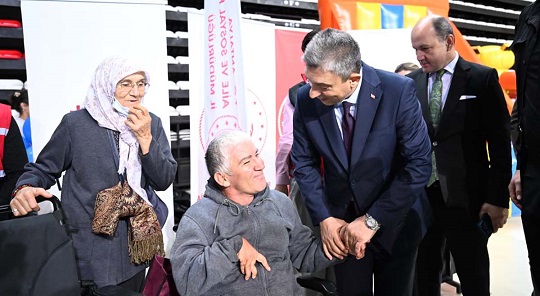 Antalya’da Engeller Sevgiyle Aşılıyor