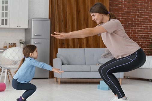 Evde Fiziksel Aktiviteyi Artırmanın Yolları: Sadece Yaşlılar İçin Değil, Herkes İçin