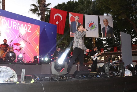 Kepez’de yeni yıl heyecanı Dokumapark’ta doya doya yaşandı