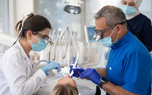 Diş Beyazlatma ile Hayata Daha Cesur Gülümseyin