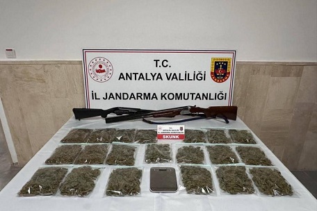 Antalya Korkuteli’nde polis yasaklı maddeye geçit vermedi