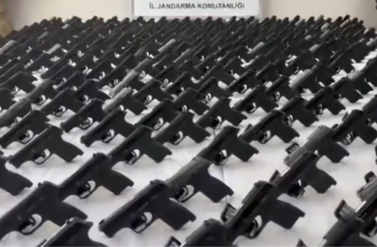 Antalya’da Dev Operasyon: 393 Ruhsatsız Tabanca Ele Geçirildi