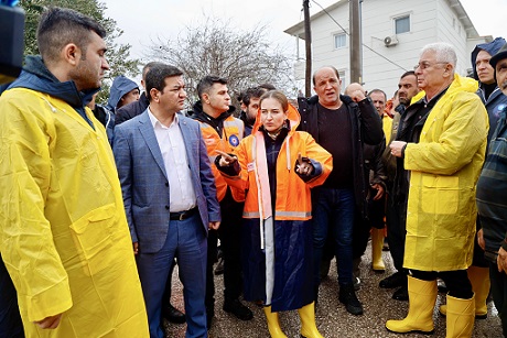 Başkan Vekili Özdemir, “Tüm ekiplerimizle sahadayız”