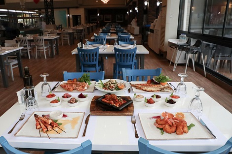 Düden Balık Çarşısı Antalyalıları uygun fiyatlı balık sofrasında buluşturuyor