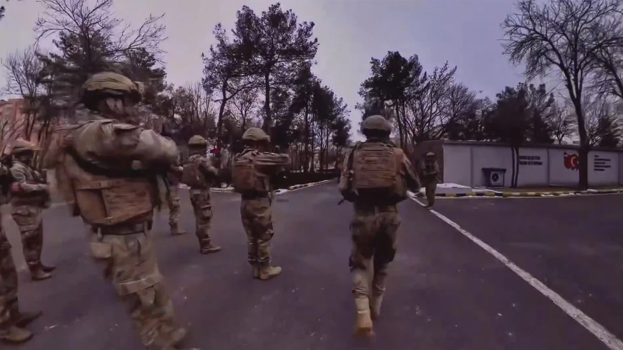 Bakan Yerlikaya: ‘Narkokapan Diyarbakır ve Manisa’ operasyonlarında 445 şüpheli yakalandı