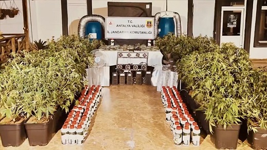 “Jandarmamız Tarafından 6 Milyon Adet Uyuşturucu Hap Ele Geçirildi”