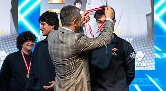 Bilimin Genç Yıldızları Antalya’da Ödüllendirildi