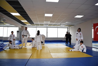 Konyaaltı Belediyesi yeni spor kompleksini tanıttı