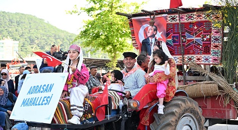 Antalya Kumluca’da Tarım ve Seracılık Festivali Yörük Göçü ile Başladı