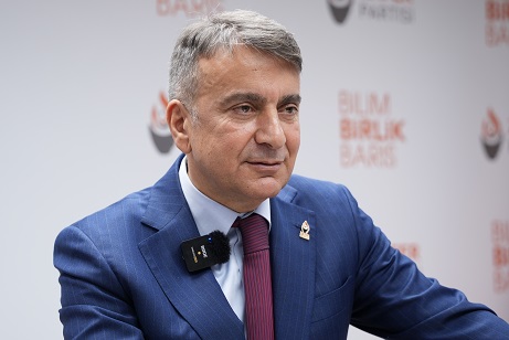 “Yusuf Tekin Hiçbir Sorumluluğu Yokmuş Gibi Utanmadan Görevinin Başında Kalabiliyor”