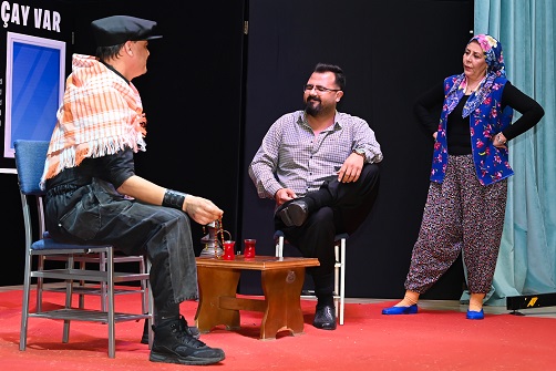 “Şaşkaloz Aşıklar” Kumluca’da Sahnelendi