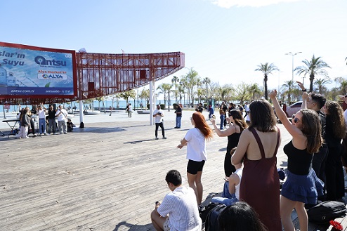 Antalya’da Erasmuslu gençlerden mini konser