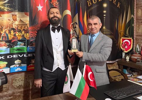 Yazar Akif Manaf’a BULTÜRK Barış Ödülü