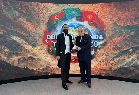 Akif Manaf’a “Türk Dünyası Barış Ödülü” Verildi