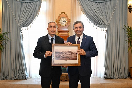 Türk Dünyası Antalya Dayanışma Birliği’nden Vali Hulusi Şahin’e ziyaret