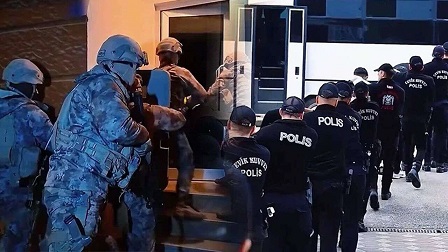 “5 İlde Uyuşturucu Madde Bulunduran Şahıslara Yönelik Düzenlenen Operasyonlarda 341 Şüpheli Yakalandı.”