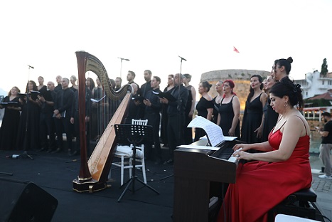 Hıdırlık Kulesi’nin muhteşem atmosferinde konser keyfi