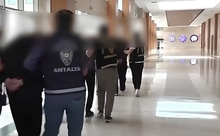 Antalya’da 2 Haftada 376 Bin Kişi Sorgulandı! 235 Şüpheli Tutuklandı