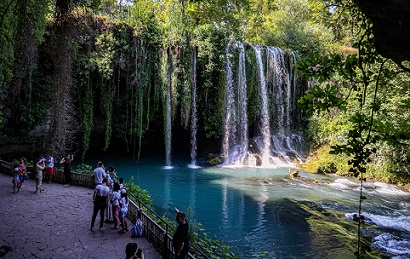 Antalya Düden Şelalesi, ziyaretçilerini ağırlıyor