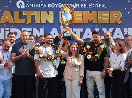 Kırkpınar Başpehlivanı Erkan Taş’a coşkulu karşılama