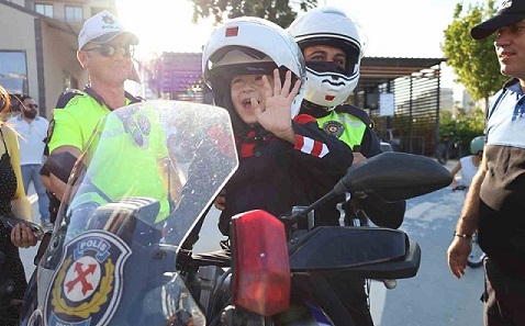 DMD Hastası Ünal’ın Polis Olma Hayali Gerçek Oldu